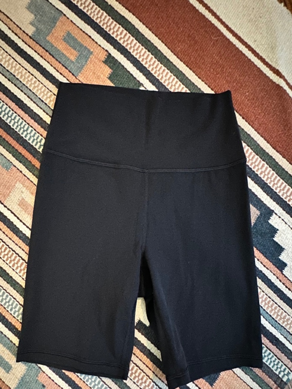 Athleta Transcend Bike Shorts — Size M